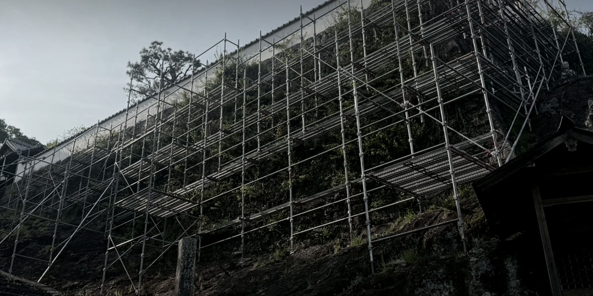 優しさの溢れる施工 人と人の手をつなぎ、やさしい施工で幸せを組み上げます。